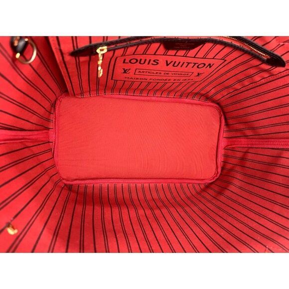 Louis Vuitton Monogram World Tour Neverfull MM - Picture 10 of 13